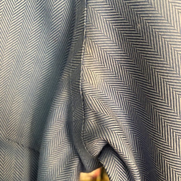 Women: Liz Claiborne Button-down Dress Shirt - Picture 5 of 6